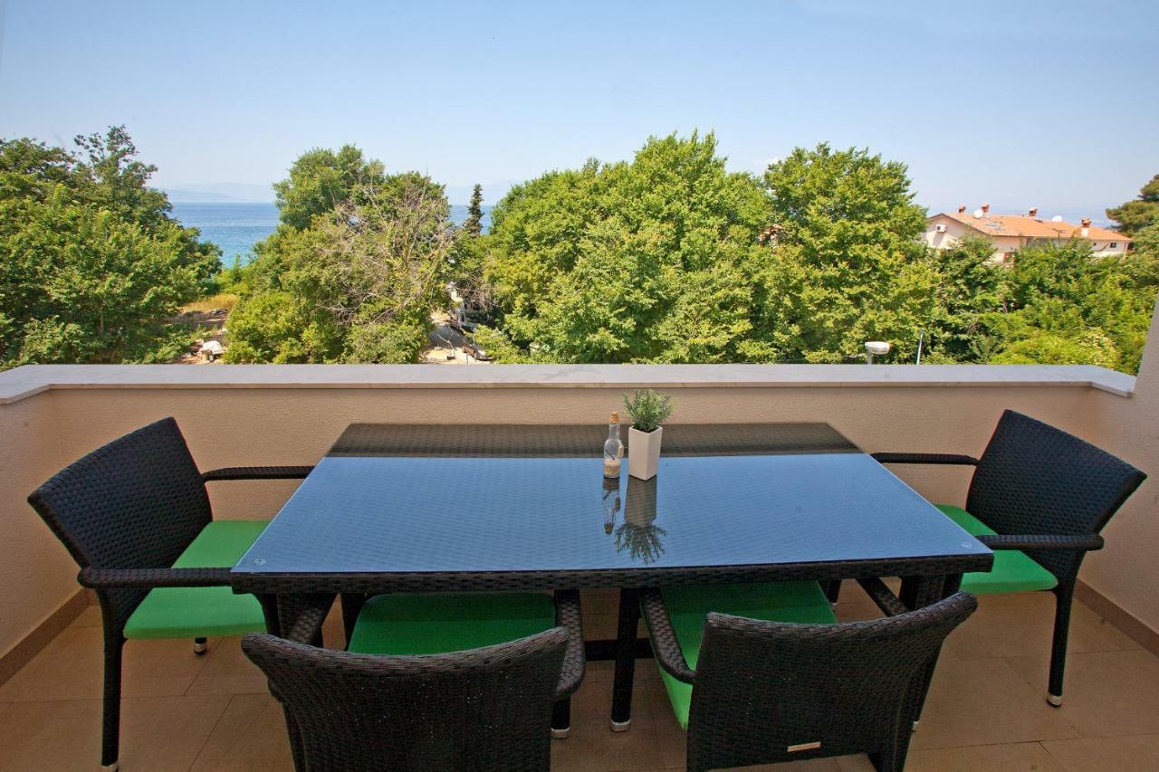 Apartments Maslina II Njivice Extérieur photo