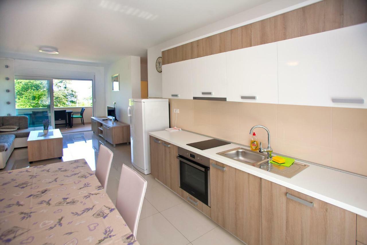 Apartments Maslina II Njivice Extérieur photo
