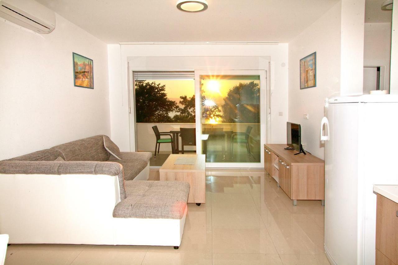 Apartments Maslina II Njivice Extérieur photo