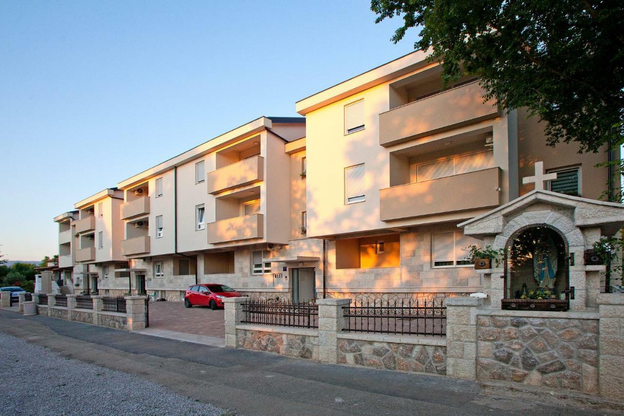 Apartments Maslina II Njivice Extérieur photo
