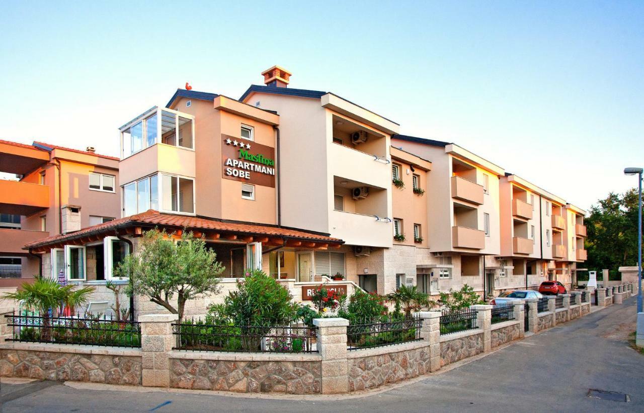 Apartments Maslina II Njivice Extérieur photo