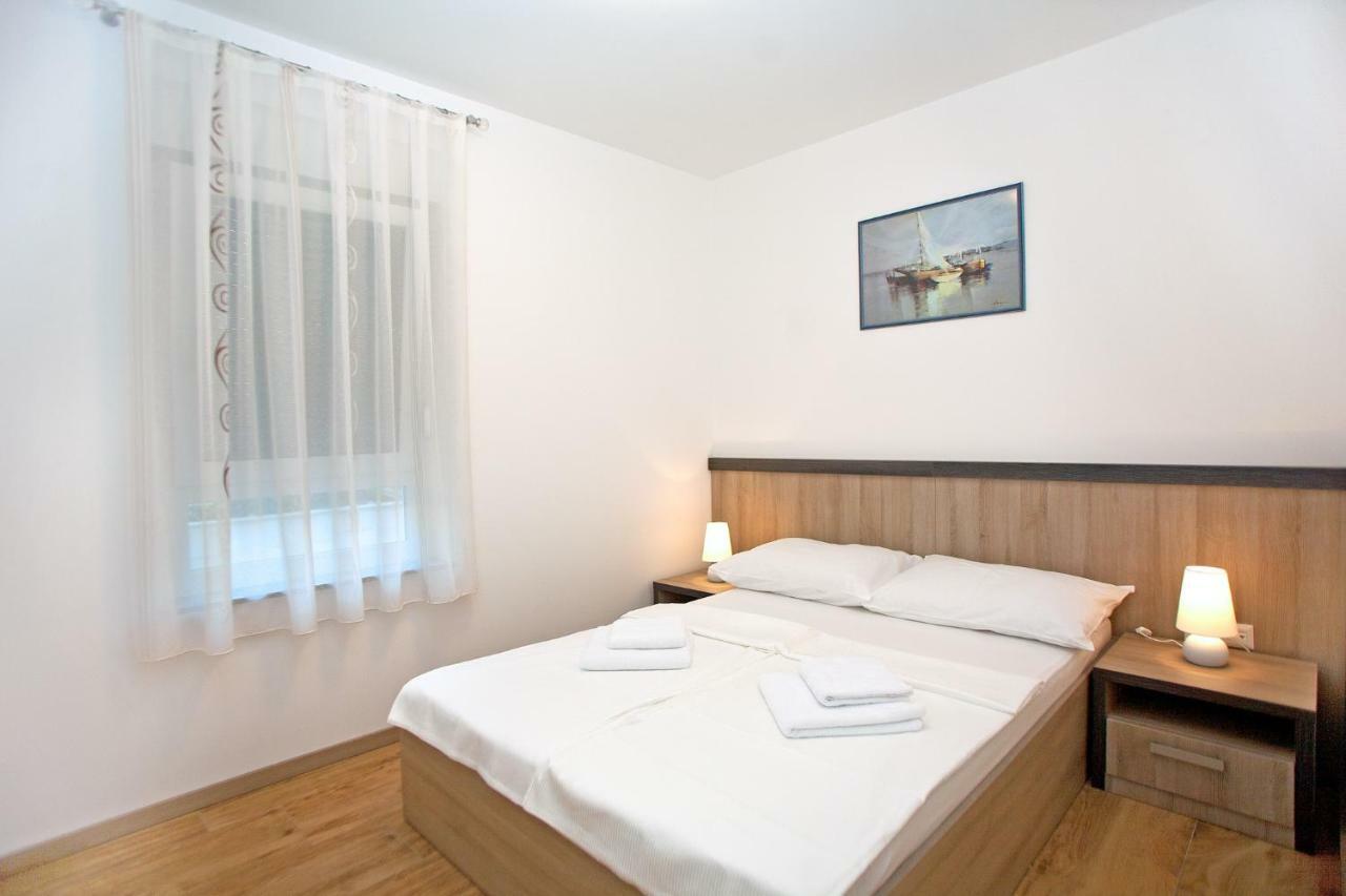Apartments Maslina II Njivice Extérieur photo