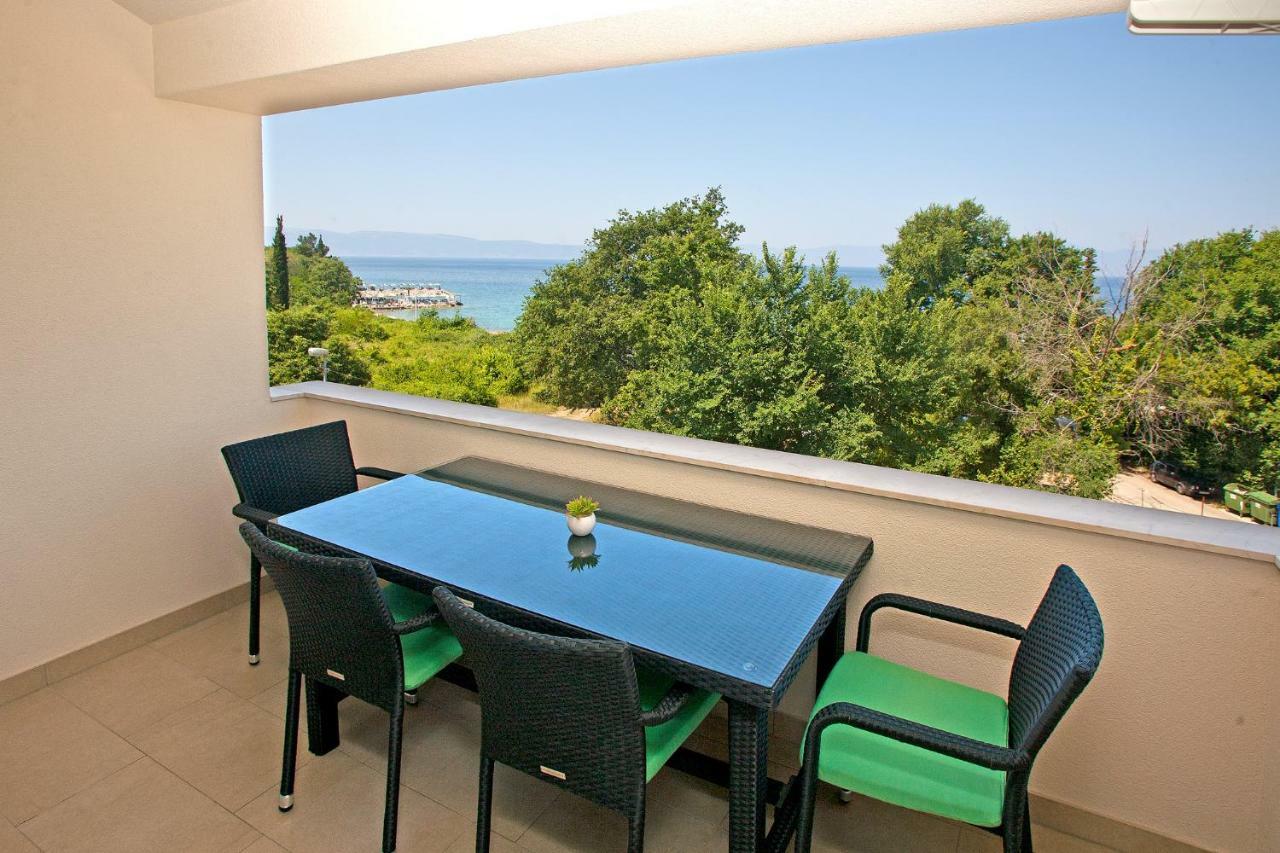 Apartments Maslina II Njivice Extérieur photo