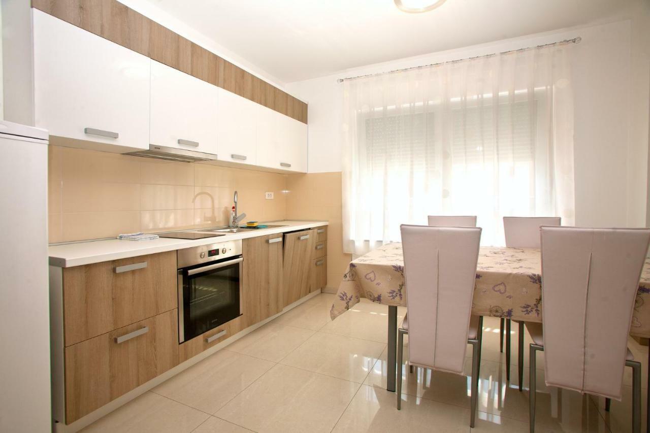 Apartments Maslina II Njivice Extérieur photo