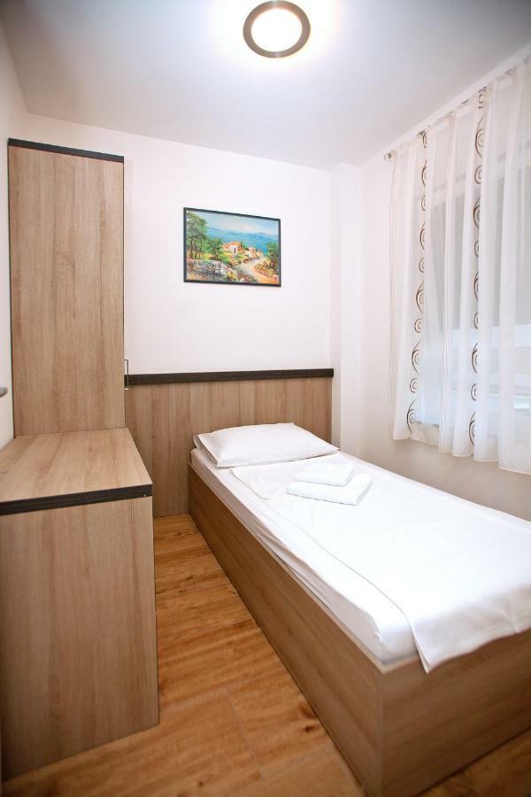 Apartments Maslina II Njivice Extérieur photo