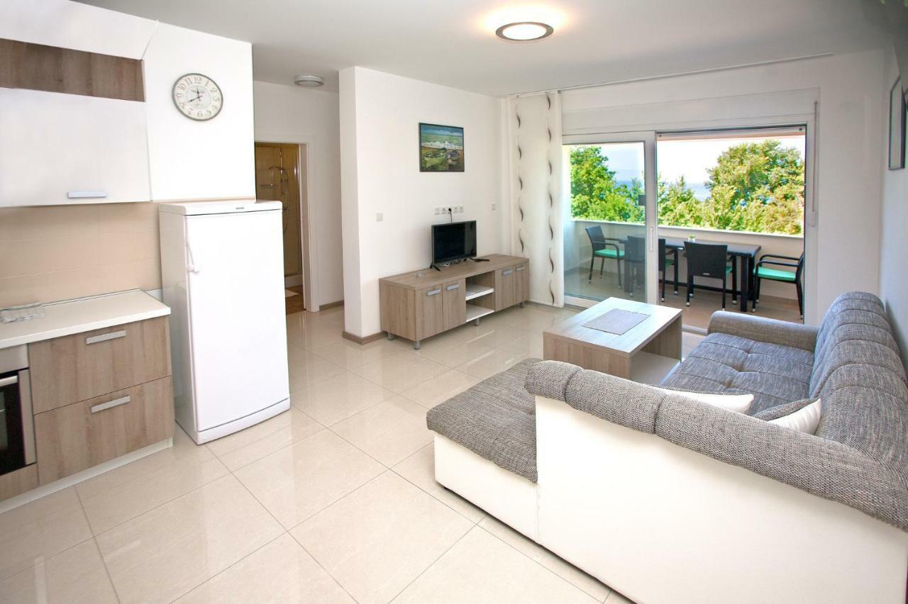 Apartments Maslina II Njivice Extérieur photo