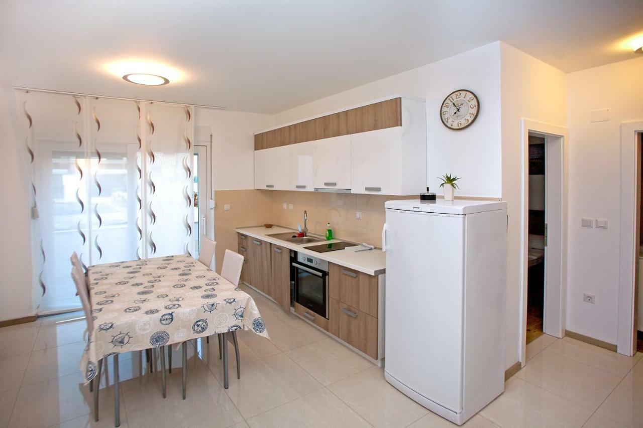 Apartments Maslina II Njivice Extérieur photo