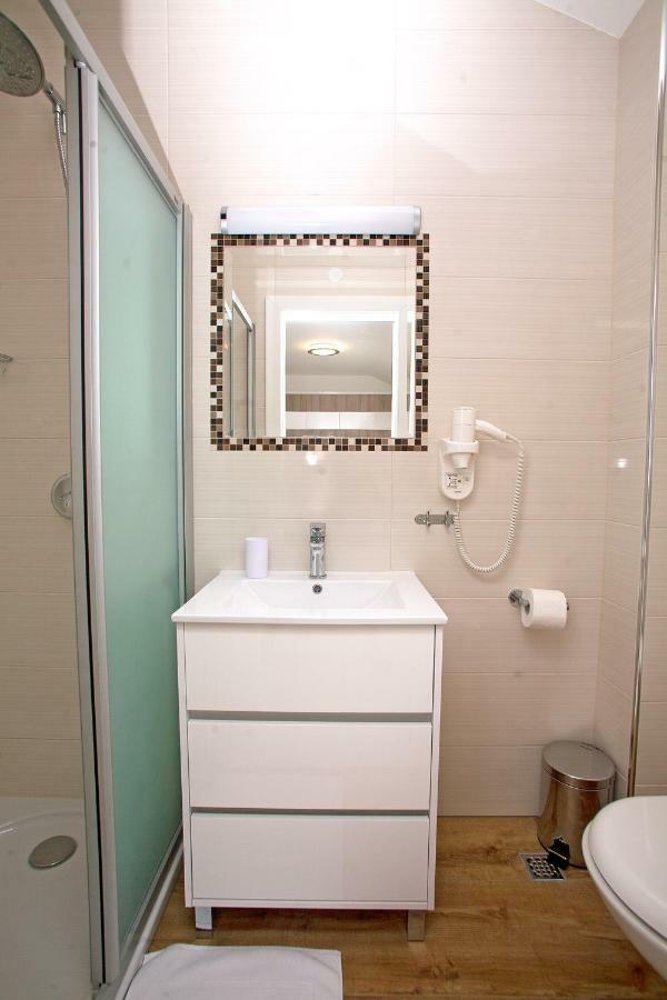 Apartments Maslina II Njivice Extérieur photo
