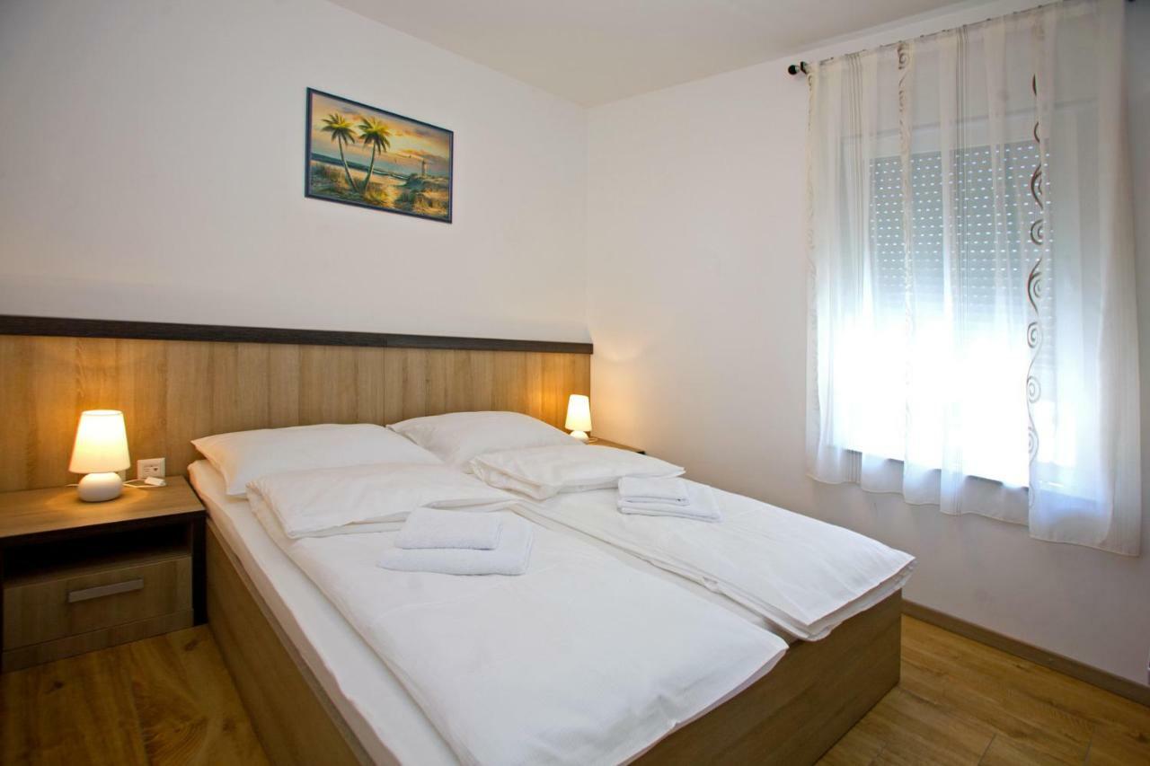 Apartments Maslina II Njivice Extérieur photo